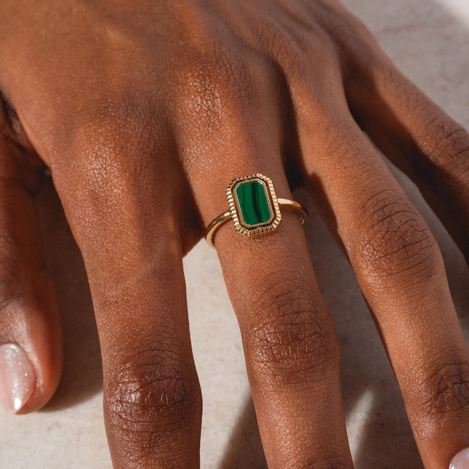 10k Gallery Frames Enamel and Malachite Reversible Ring - Image 5
