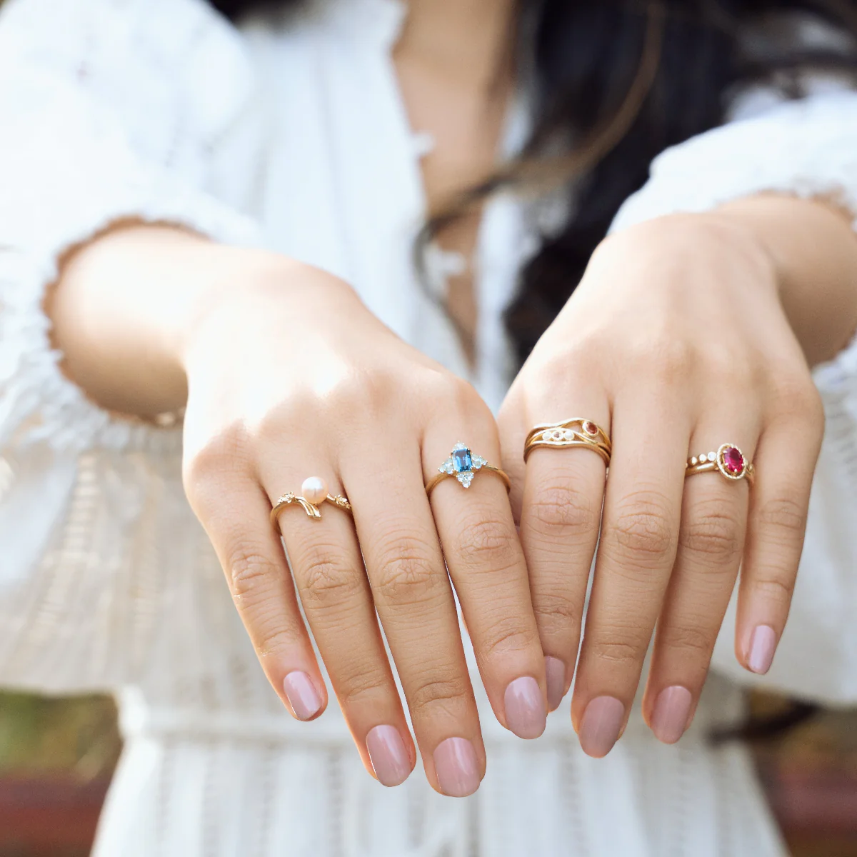 10k Snow Queen Blue Topaz Cluster Ring - Image 3