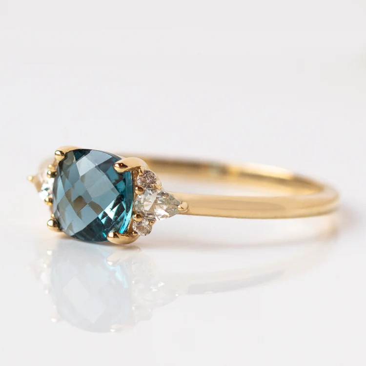 14k Blue Topaz and White Sapphire Ring - Image 3