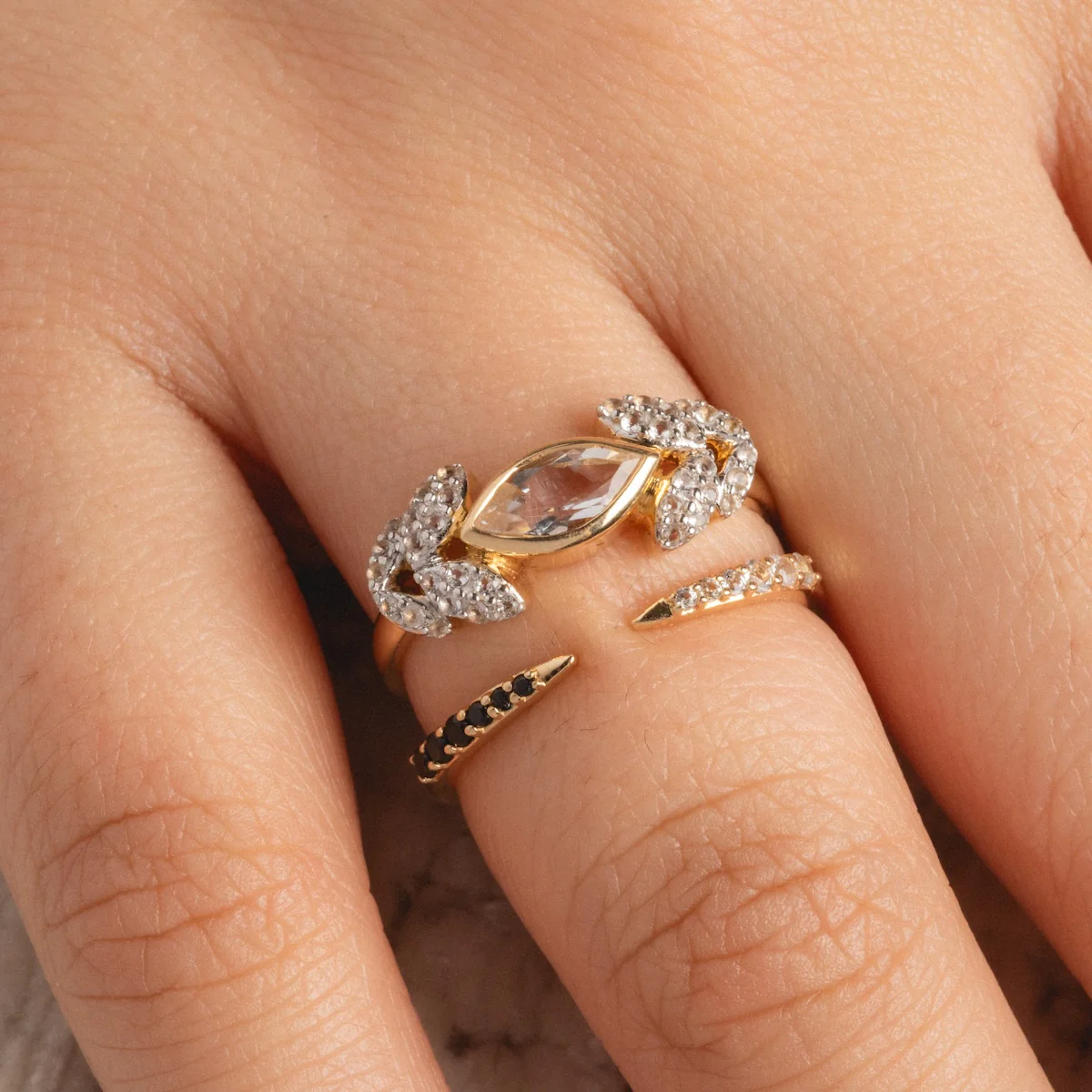 14k Vintage Inspired Laurel Crown Ring - Image 6