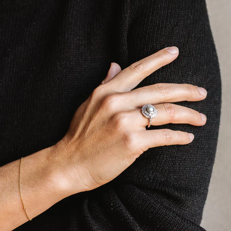 Celestial Pearl Vintage Ring - Image 3