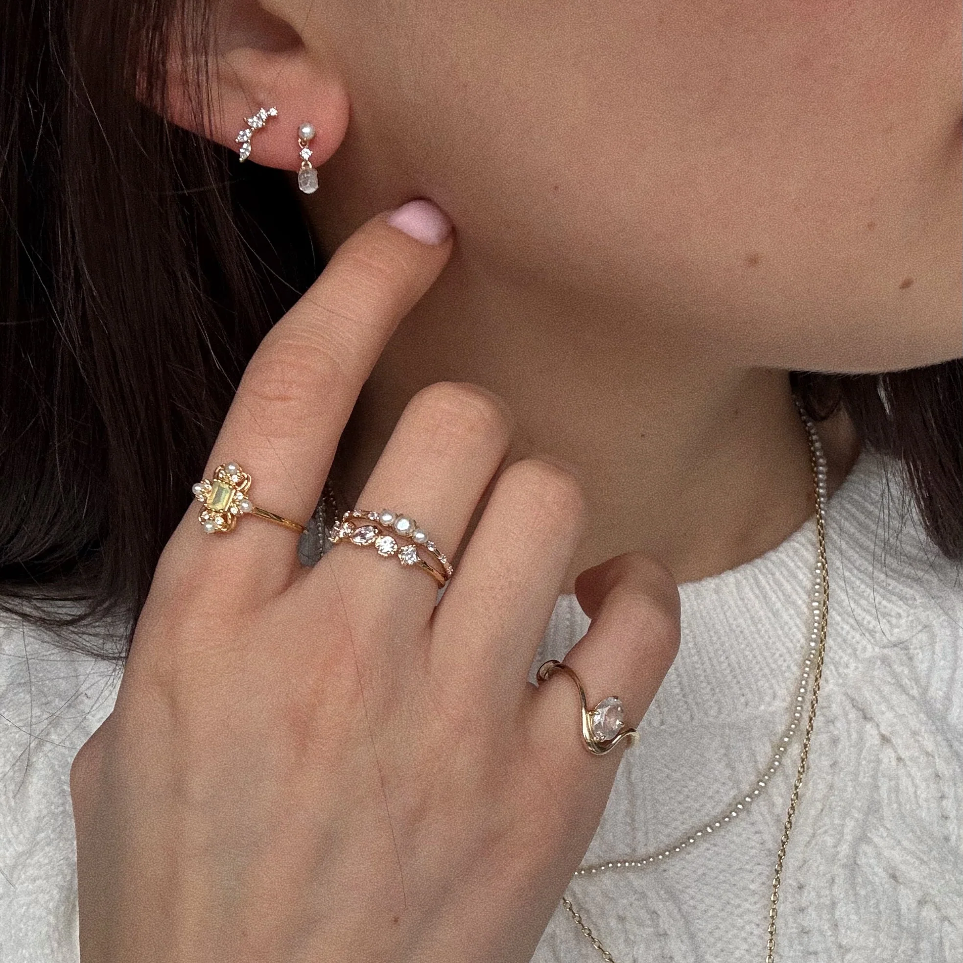 Solid Gold Luminous Pearl Trio Ring - Image 4
