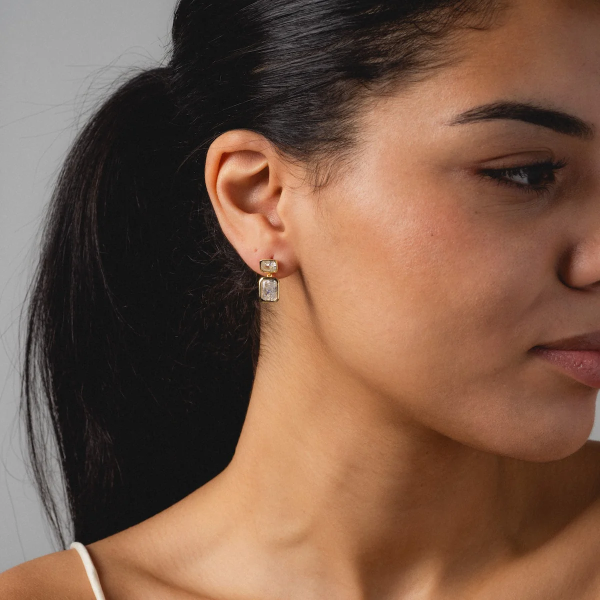 Emerald Baguette Drop Earrings - Image 3