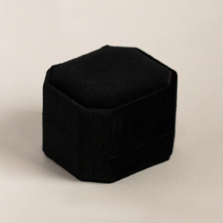 Fancy Velvet Ring Box - Image 5
