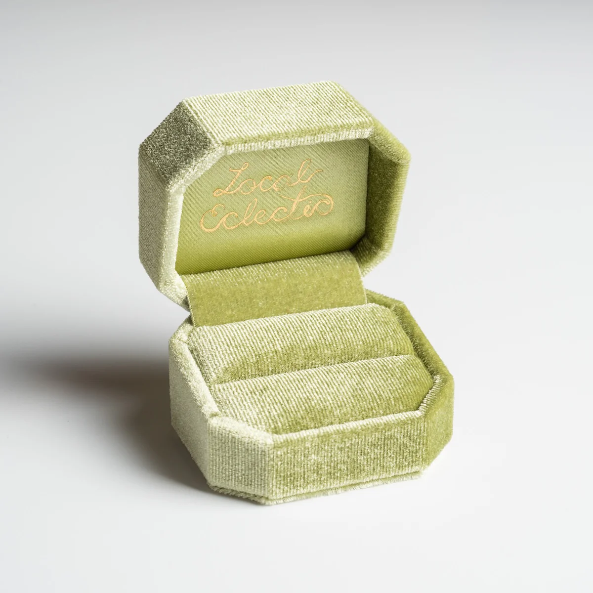 Fancy Velvet Ring Box - Image 8