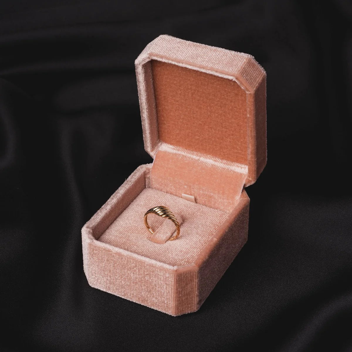 Fancy Velvet Ring, Earring & Necklace Box - Image 4