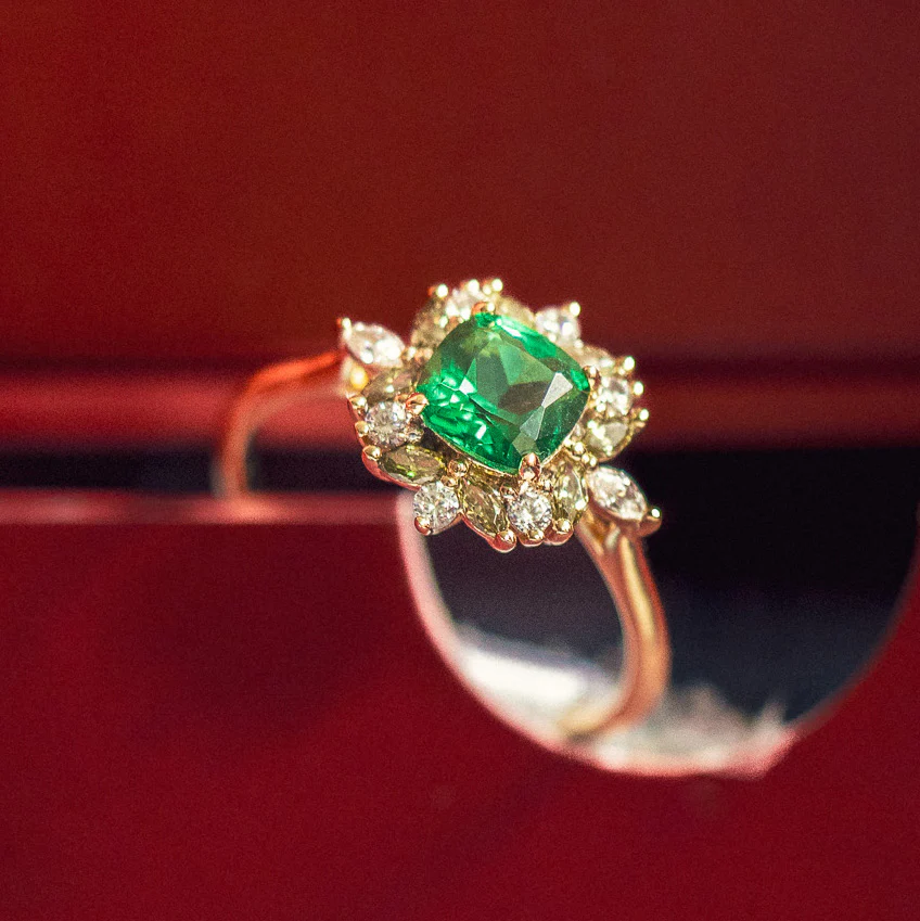 Green Gardens Vintage Inspired Ring - Image 3