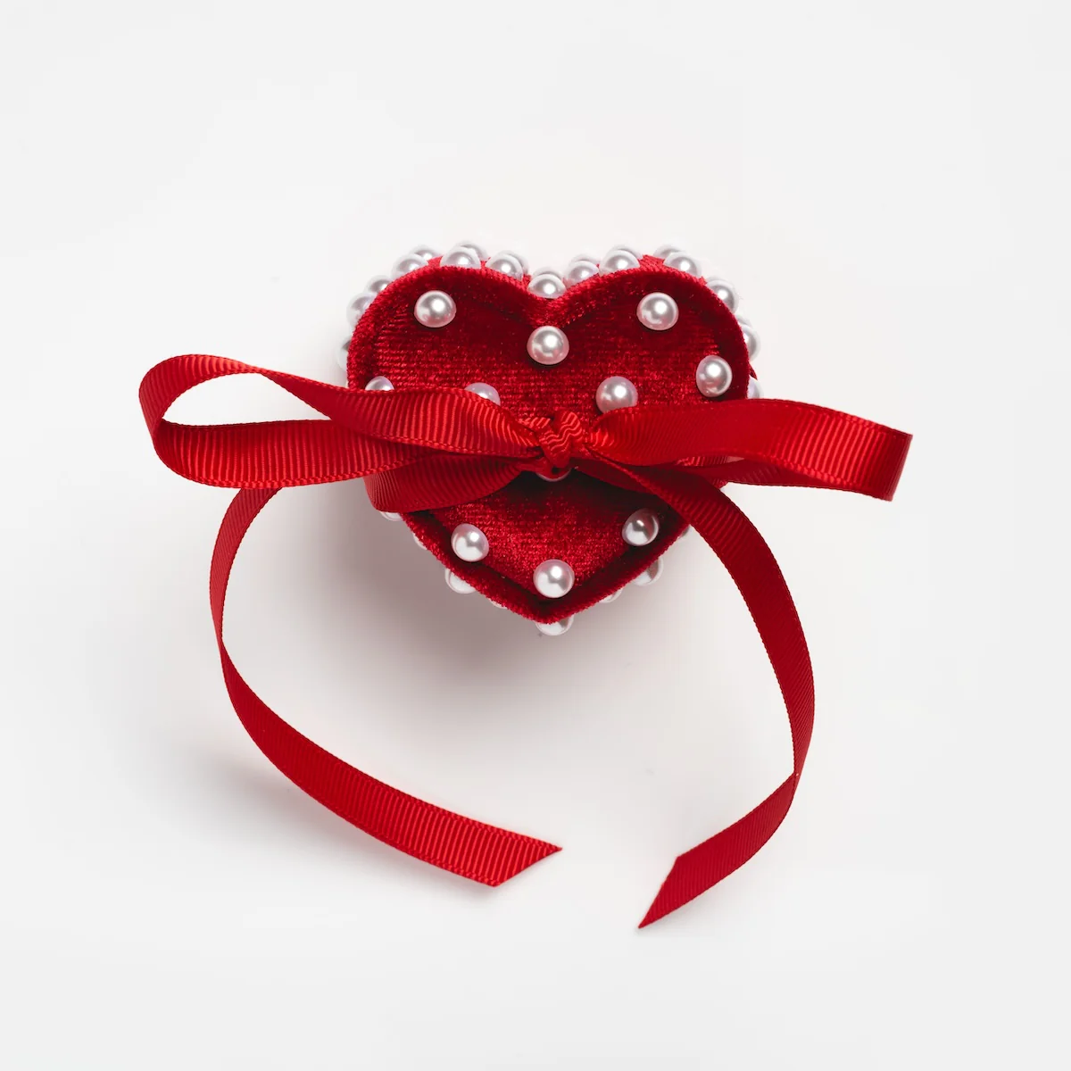 Heart Shaped Velvet Pearl Ring Box - Image 11
