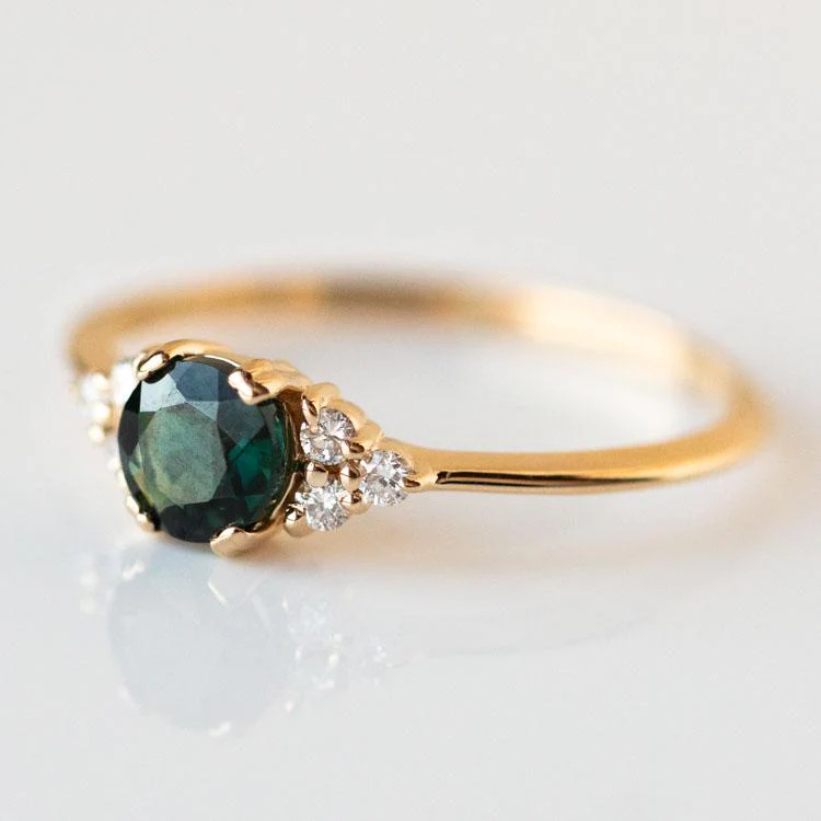 Lune Ring with Sapphire - Image 4