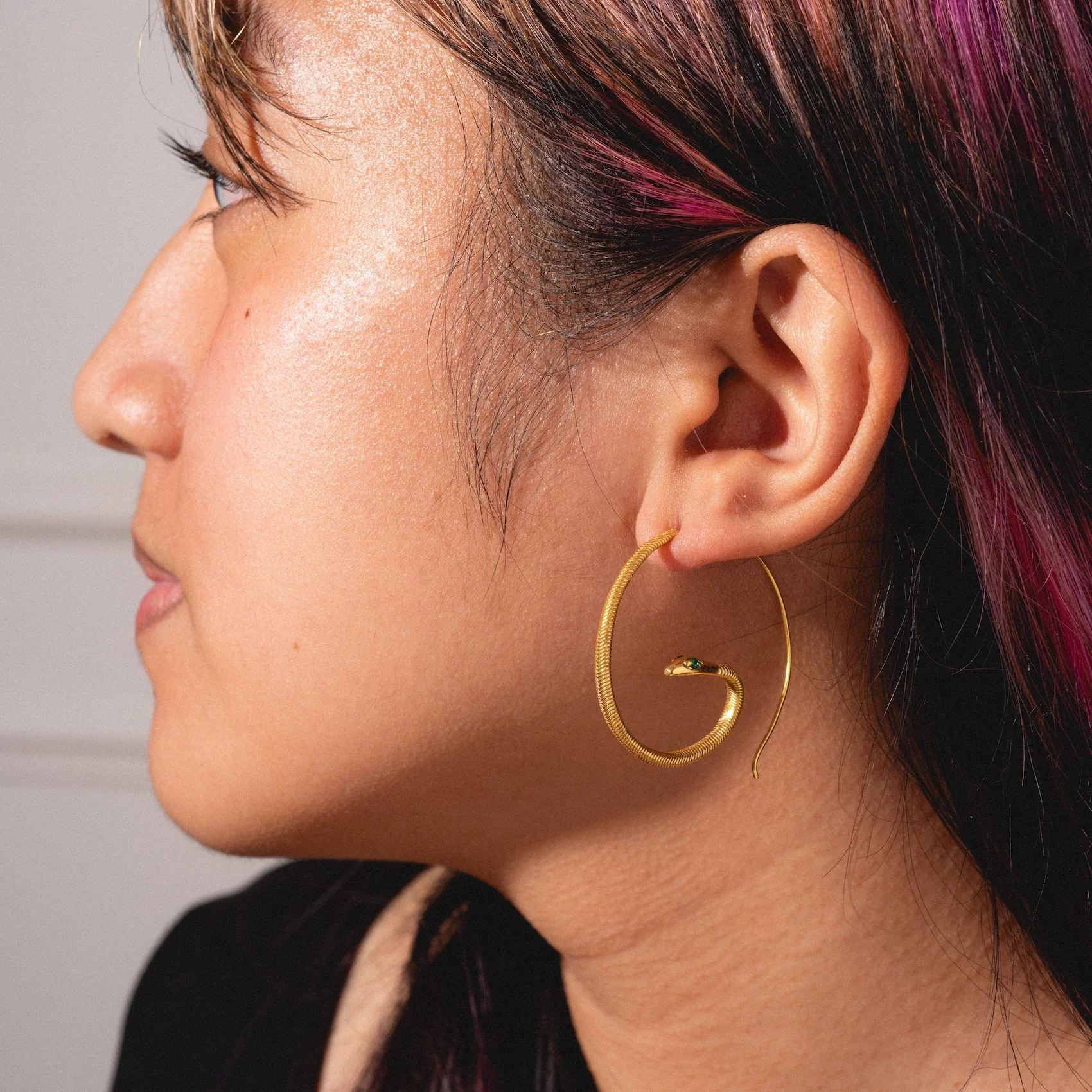Mini Snake Hoop Earrings - Image 4