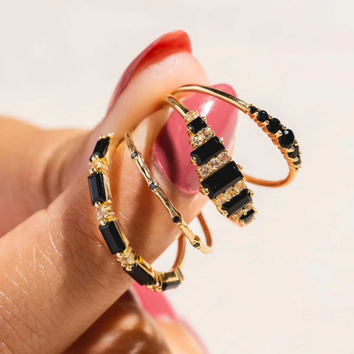 Solid Gold Black Agate Baguette Band - Image 4