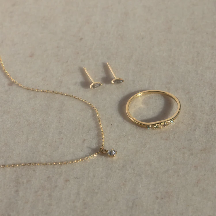 Solid Gold Classic Salt and Pepper Diamond Ring - Image 7