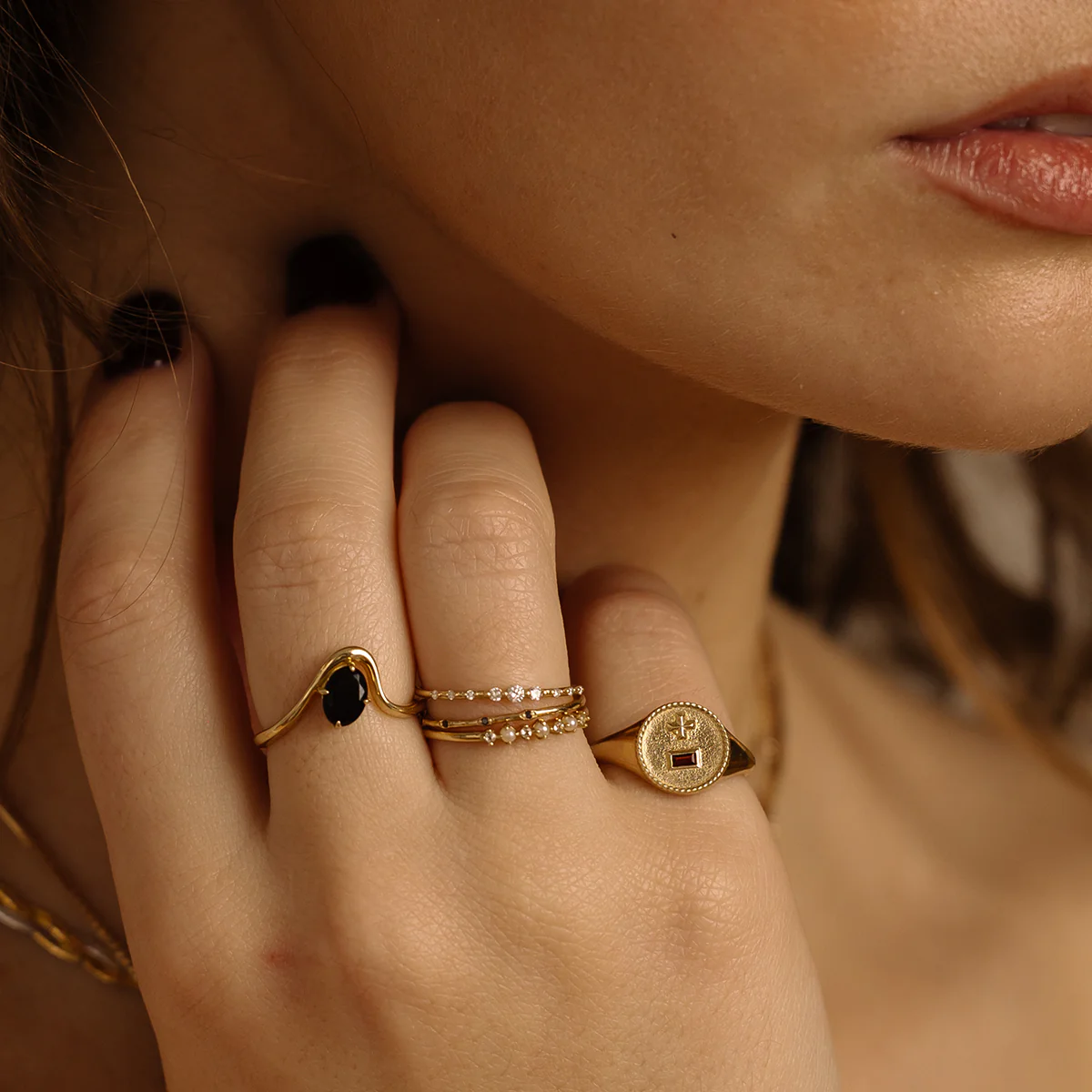 Solid Gold Qu'hier Que Demain Signet Ring - Image 10