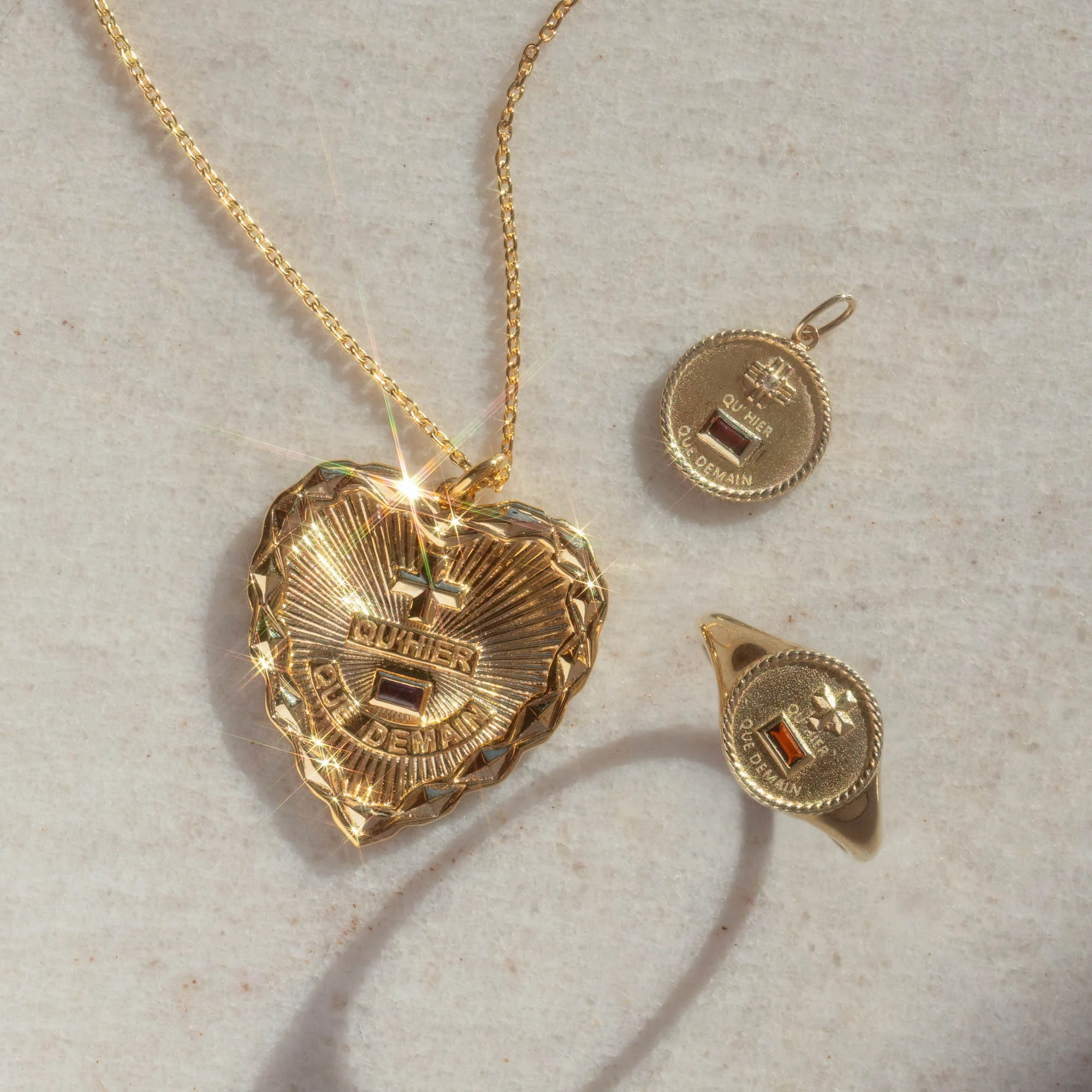 Solid Gold Qu'hier Que Demain Signet Ring - Image 11