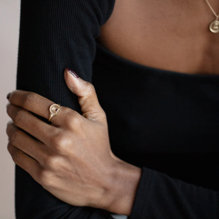 Solid Gold Qu'hier Que Demain Signet Ring - Image 5