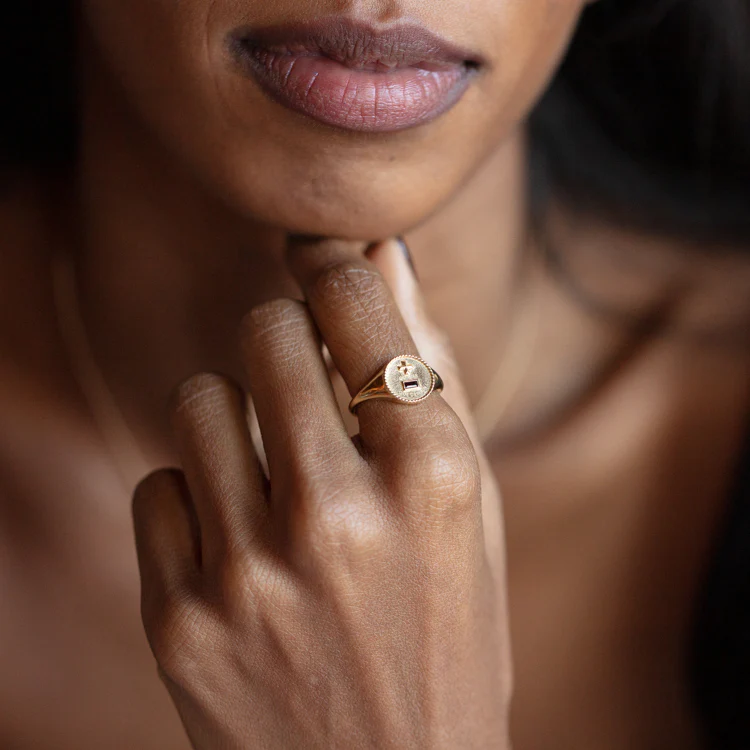 Solid Gold Qu'hier Que Demain Signet Ring - Image 8