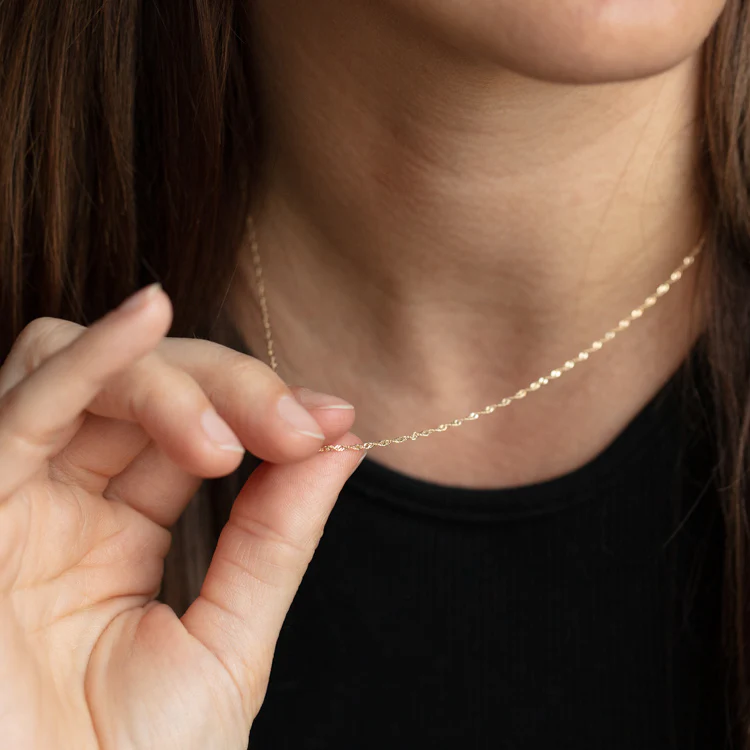 Solid Gold Twisted Chain Necklace - Image 4