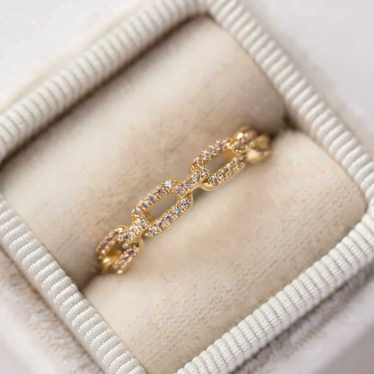 Solid Gold White Sapphire Chunky Chain Link Ring - Image 8