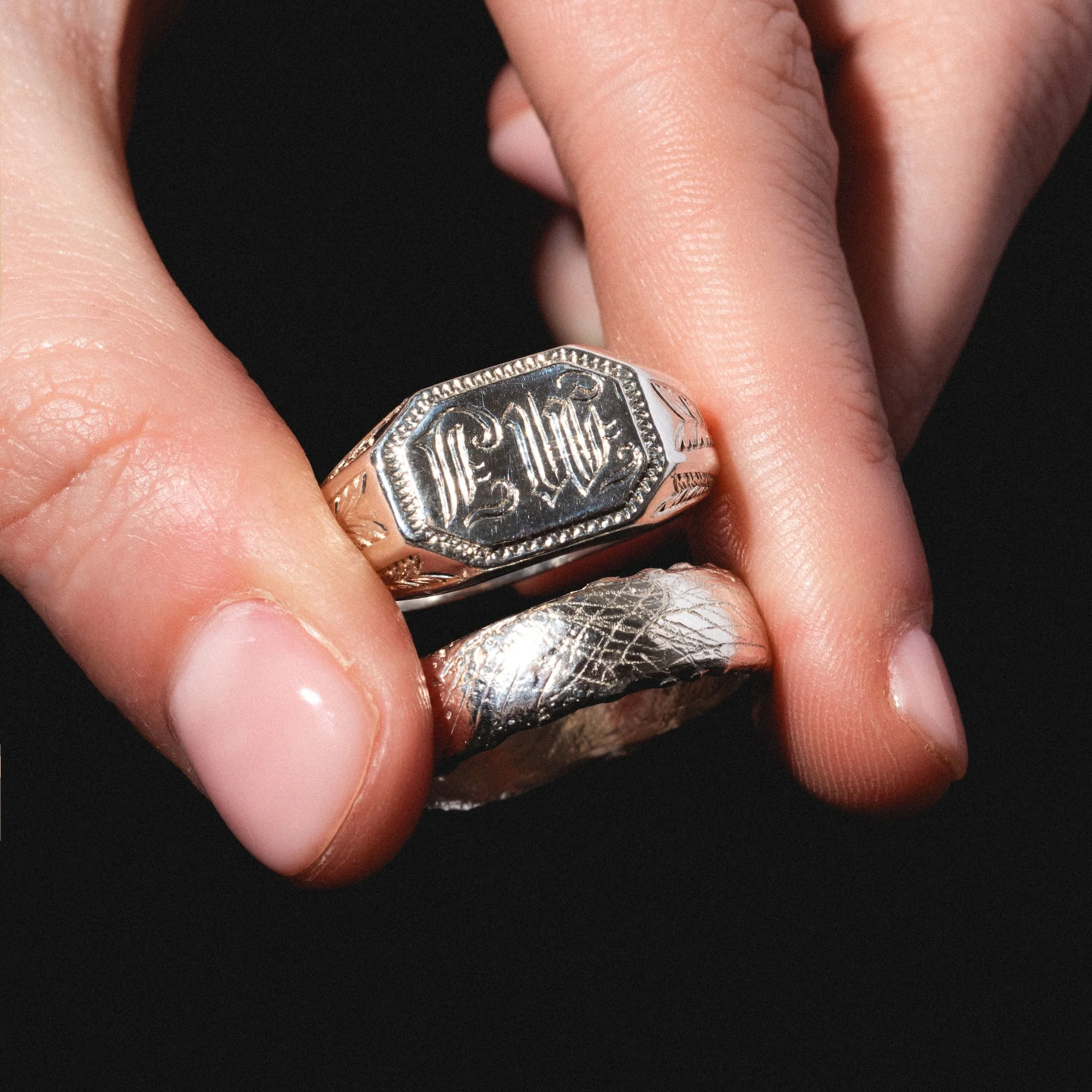 Sovereign Customizable Signet Ring - Image 7